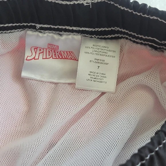 Marble Spider-Man Kids Red and Black Shorts - Picture 4 of 6